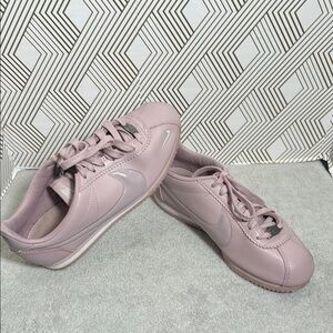 Nike sneakers women Nike Cortez ‘72 dusty Pink women’s size 8 Nike‎ tennis shoes